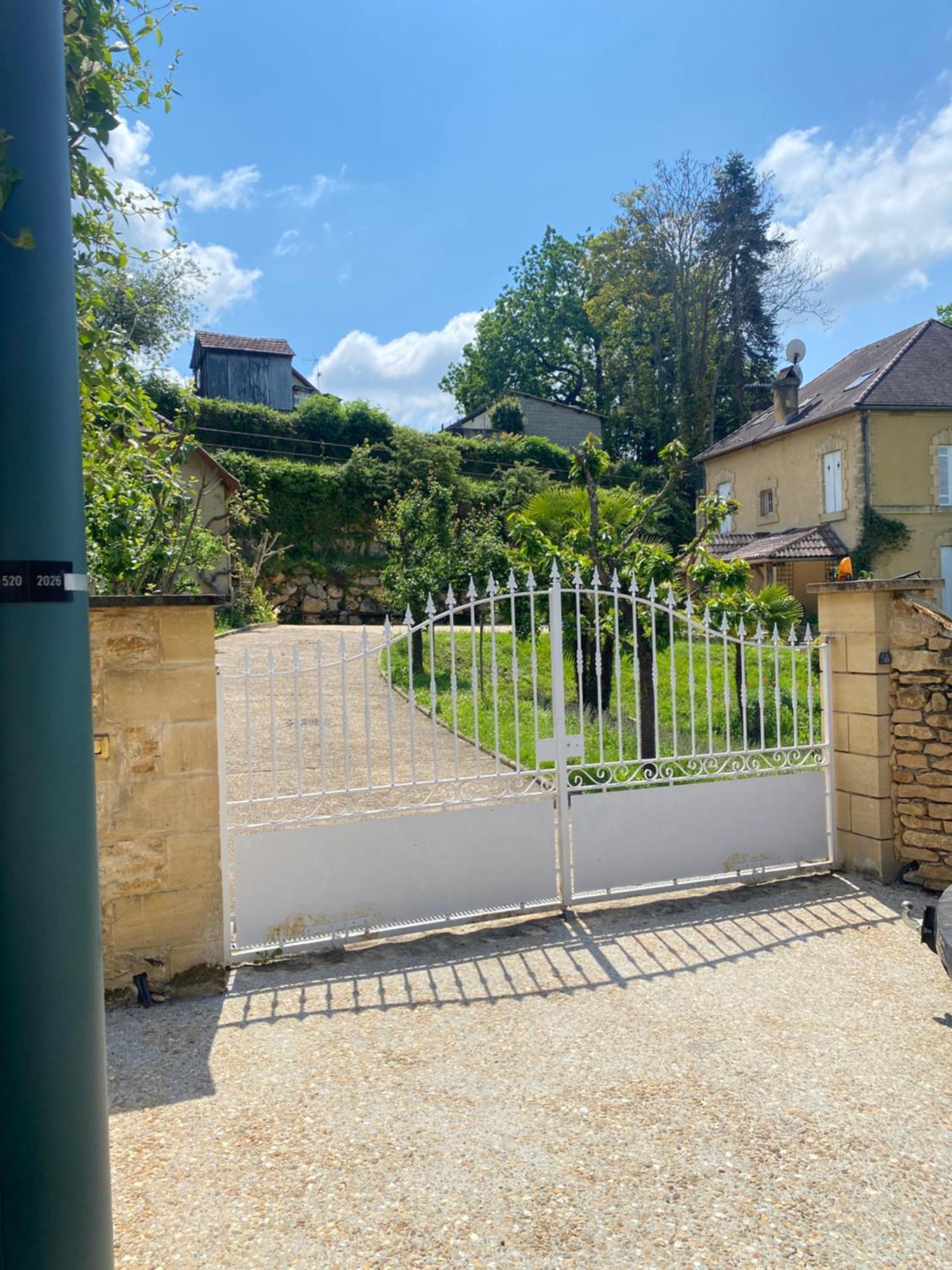 Residence Les Trois Jardins Avec Wifi Et Parking Gratuit Sarlat-la-Caneda Exterior photo